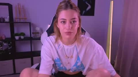 Snapshot of ameliarosaline chatting on 06/27/26, 03:44 ameliarosaline online show from 06/27/26, 03:44