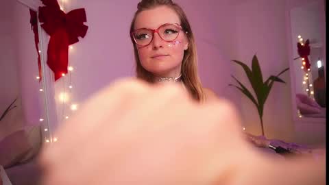 Snapshot of ameliasweety69 chatting on 12/20/24, 03:10 Amelia online show from 12/20/24, 03:10