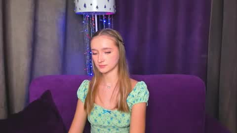 Snapshot of ameliawise chatting on 01/06/25, 12:02 ameliawise online show from 01/06/25, 12:02