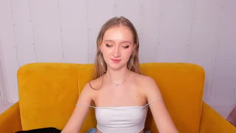 Snapshot of ameliawise chatting on 02/08/25, 11:44 ameliawise online show from 02/08/25, 11:44