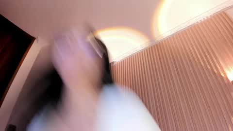 Amelie online show from 04/16/26, 01:34