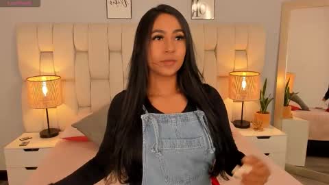 Amelie online show from 10/22/25, 12:05