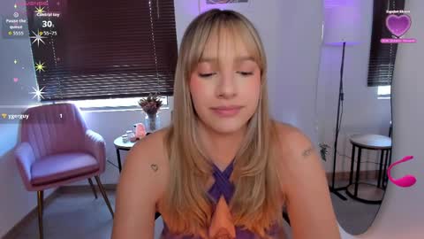 Snapshot of ameliegraham chatting on 05/22/26, 08:03 Amelie Graham online show from 05/22/26, 08:03