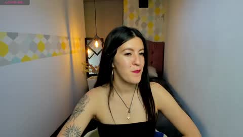 Snapshot of ameliegray chatting on 01/14/25, 08:04 A M E L I E online show from 01/14/25, 08:04