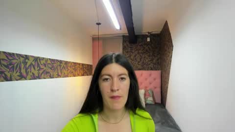 Snapshot of ameliegray chatting on 03/12/25, 06:00 A M E L I E online show from 03/12/25, 06:00