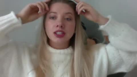 Amelie online show from 12/23/24, 04:06