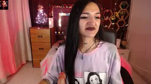 Snapshot of amelierouss chatting on 12/17/24, 06:02 AMELIEROUS .. see you tomorrow kisses online show from 12/17/24, 06:02