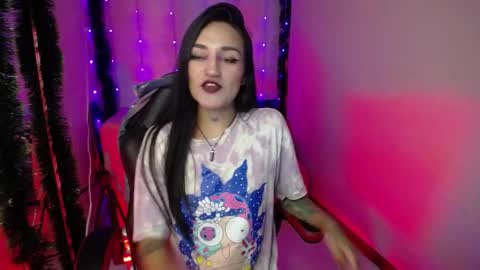 Snapshot of amelierouss chatting on 12/17/24, 11:59 AMELIEROUS .. see you tomorrow kisses online show from 12/17/24, 11:59