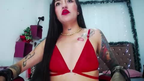 Snapshot of amelierouss chatting on 12/31/24, 09:39 AMELIEROUS .. see you tomorrow kisses online show from 12/31/24, 09:39