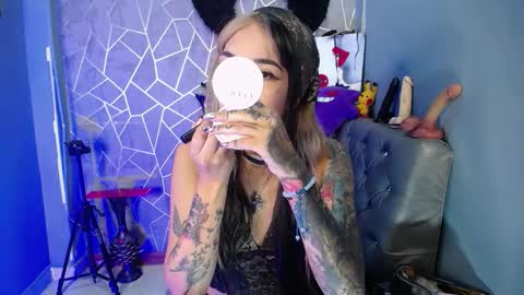 Snapshot of amelierouss chatting on 10/04/25, 04:32 AMELIEROUS .. see you tomorrow kisses online show from 10/04/25, 04:32