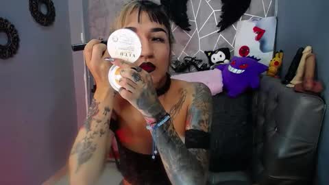 Snapshot of amelierouss chatting on 10/10/25, 10:53 AMELIEROUS .. see you tomorrow kisses online show from 10/10/25, 10:53