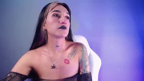 Snapshot of amelierouss chatting on 10/21/25, 03:29 AMELIEROUS .. see you tomorrow kisses online show from 10/21/25, 03:29