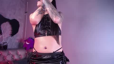 Snapshot of amelierouss chatting on 11/14/25, 02:21 AMELIEROUS .. see you tomorrow kisses online show from 11/14/25, 02:21