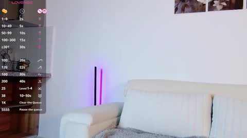 Snapshot of amelietarson chatting on 11/26/25, 07:26 Victoria online show from 11/26/25, 07:26