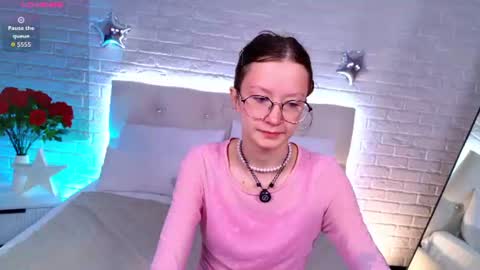 Snapshot of amelieviolet chatting on 06/09/26, 03:29 Amelie online show from 06/09/26, 03:29