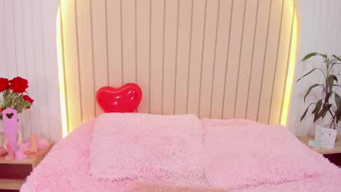 Amelia online show from 02/16/25, 01:47