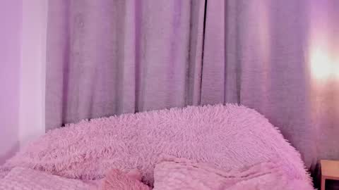 Amelia online show from 09/15/25, 12:32