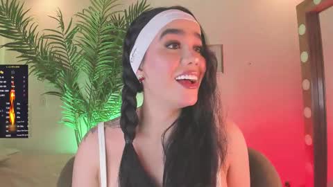 Snapshot of ameliie_brown chatting on 11/21/25, 11:25 Amelie online show from 11/21/25, 11:25