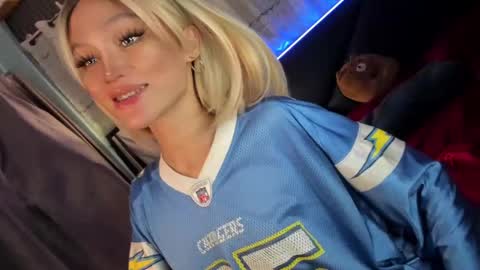 amelinckx online show from 02/11/25, 06:44