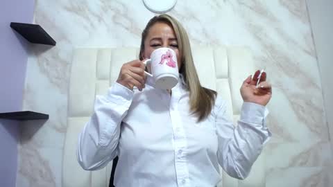 Amell Thomson online show from 01/08/25, 02:14