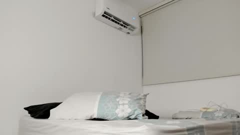 Snapshot of amellove chatting on 02/19/25, 01:18 Amelie gadotx ig online show from 02/19/25, 01:18