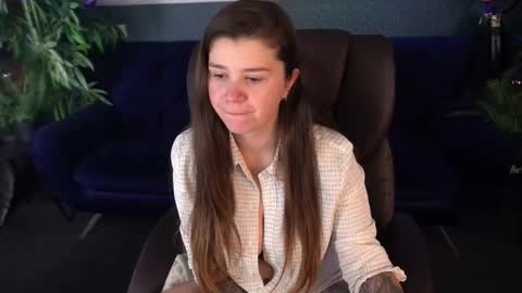 amellymillyy online show from 10/12/25, 09:52