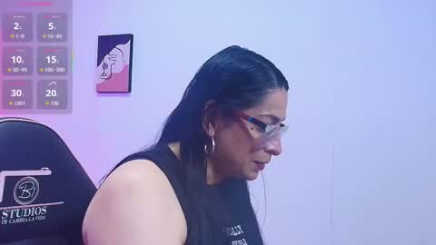 Snapshot of amely_tay chatting on 10/16/25, 11:55 AMELY online show from 10/16/25, 11:55