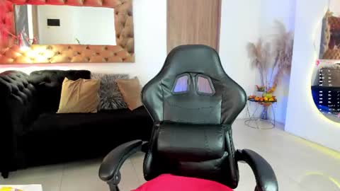 Snapshot of amelyamann chatting on 07/28/26, 12:59 online show from 07/28/26, 12:59