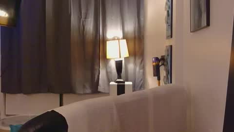 Snapshot of amera_gray chatting on 12/05/25, 12:47 HOT white naughty leo xxx online show from 12/05/25, 12:47