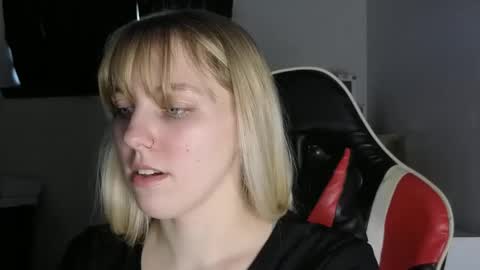 amethystmoon18 online show from 02/23/26, 09:23