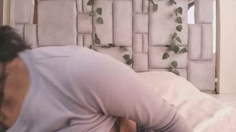      online show from 12/04/25, 06:49