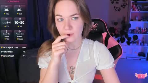 Hi-hi I am Kate welcome to my sexy room online show from 03/11/25, 06:52