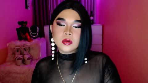 Queen Mireska online show from 01/05/25, 01:58