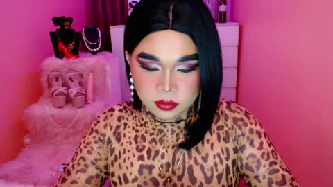 Queen Mireska online show from 02/04/25, 02:43