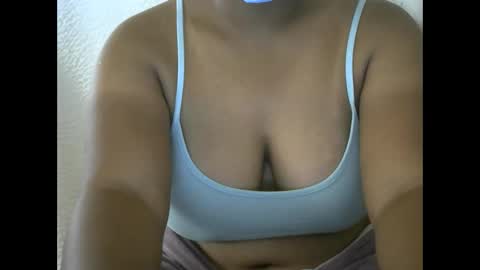 Snapshot of amichouu chatting on 11/28/25, 08:39 amichouu online show from 11/28/25, 08:39