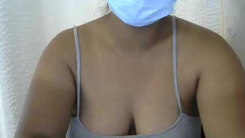 Snapshot of amichouu chatting on 11/29/25, 11:02 amichouu online show from 11/29/25, 11:02