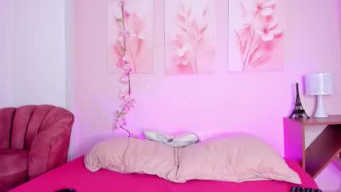 Snapshot of amiiclark chatting on 02/18/26, 07:10 AmiiClark online show from 02/18/26, 07:10