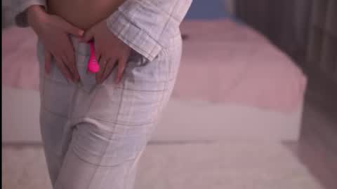 Emily online show from 12/02/25, 07:42