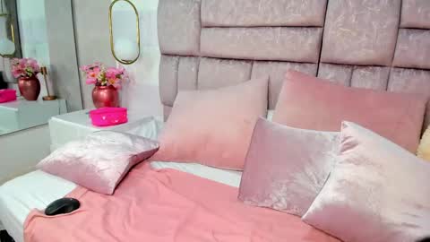 Amina online show from 09/12/25, 07:30