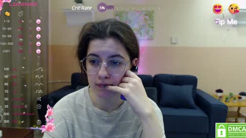 Snapshot of aminabeatris chatting on 01/08/25, 04:33 Amina online show from 01/08/25, 04:33