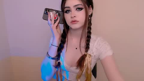 Amina online show from 04/22/26, 03:57