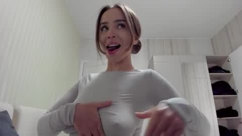 Snapshot of aminaswan_ chatting on 06/26/26, 10:14 Kristina online show from 06/26/26, 10:14
