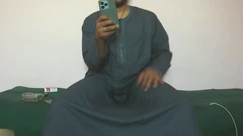 Snapshot of amir_elaraby chatting on 10/01/25, 03:07 Amir online show from 10/01/25, 03:07