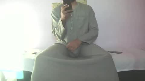 Snapshot of amir_elaraby chatting on 10/18/25, 05:21 Amir online show from 10/18/25, 05:21