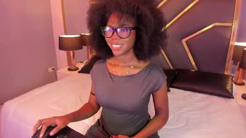 Snapshot of amirajones chatting on 06/15/26, 08:55 amirajones online show from 06/15/26, 08:55