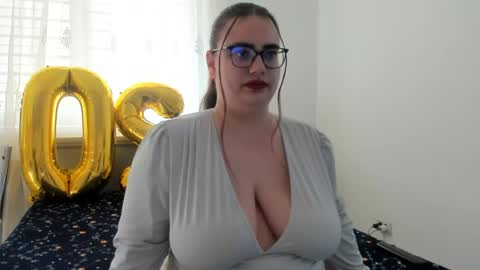 Amira Vyxen online show from 04/28/26, 06:40