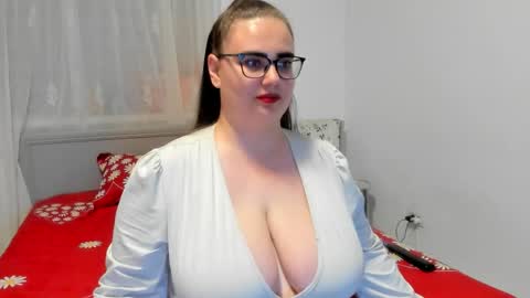 Amira Vyxen online show from 06/05/26, 07:52