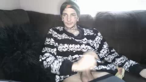 Snapshot of amiri_sweater chatting on 02/26/25, 03:19 amiri_sweater online show from 02/26/25, 03:19