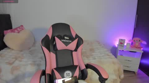 Snapshot of ammy_rodriguez_ chatting on 09/16/25, 01:39 Ammy online show from 09/16/25, 01:39