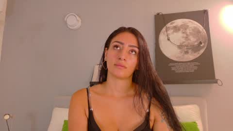 A M M Y  online show from 04/01/26, 11:22